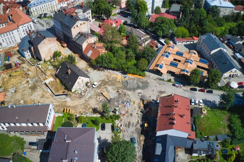 Podziemne niespodzianki przy budowie ronda w Bielski-Białej wydłużą jego budowę