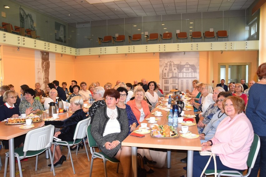 Nauczyciele emeryci świętowali w Kluczborku Dzień Edukacji Narodowej