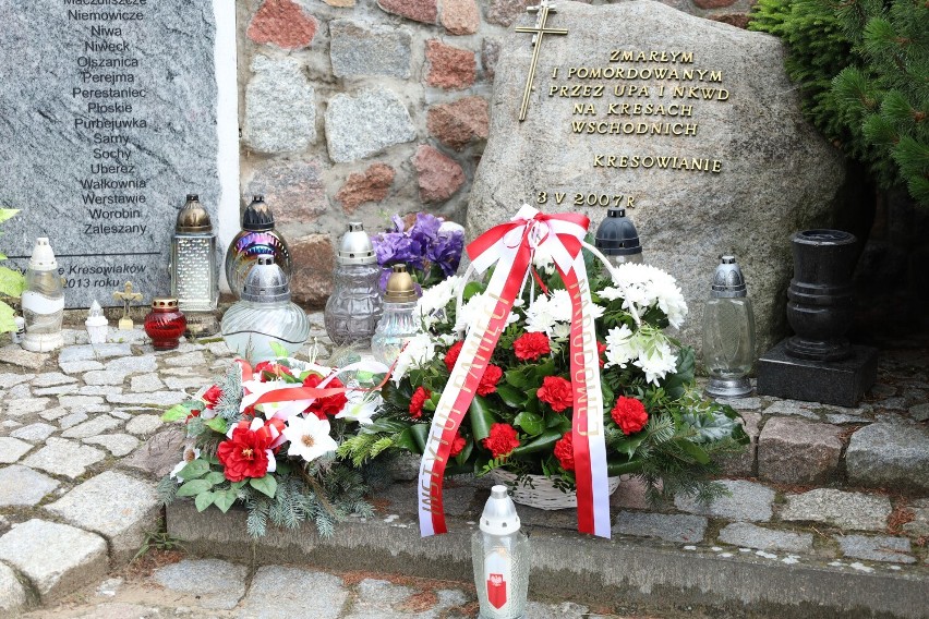 Pod Pomnikiem Kresowian w Prabutach uczczono pamięć Polaków...
