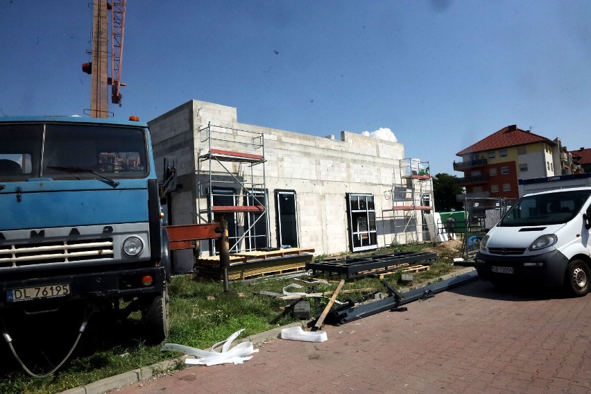 Powstaje restauracja KFC na osiedlu Piekary w Legnicy, zobaczcie aktualne zdjęcia