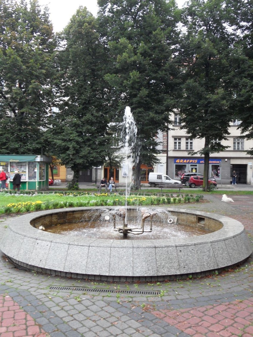Upały w Zabrzu: Fontanny przy de Gaulle'a i na Placu Krakowskim puste