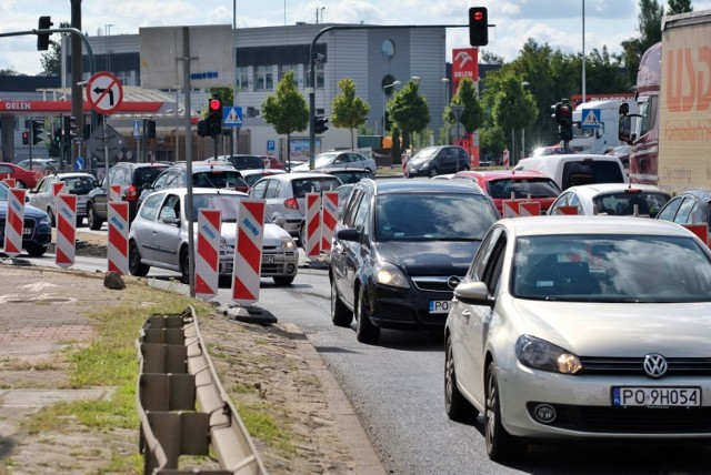 Remont mostu Lecha - tak wyglądała sytuacja w poniedziałek przed południem