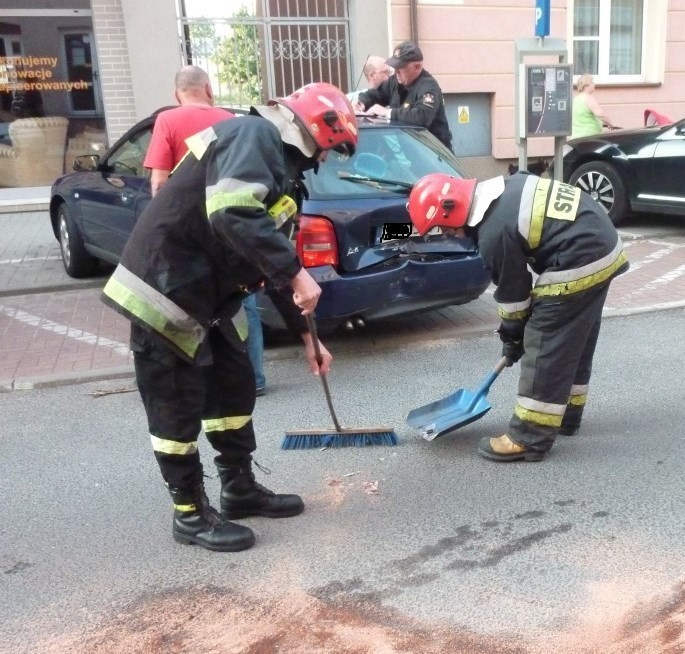 Do kolizji dwóch samochodów doszło na ulicy 12 Marca w Wejherowo