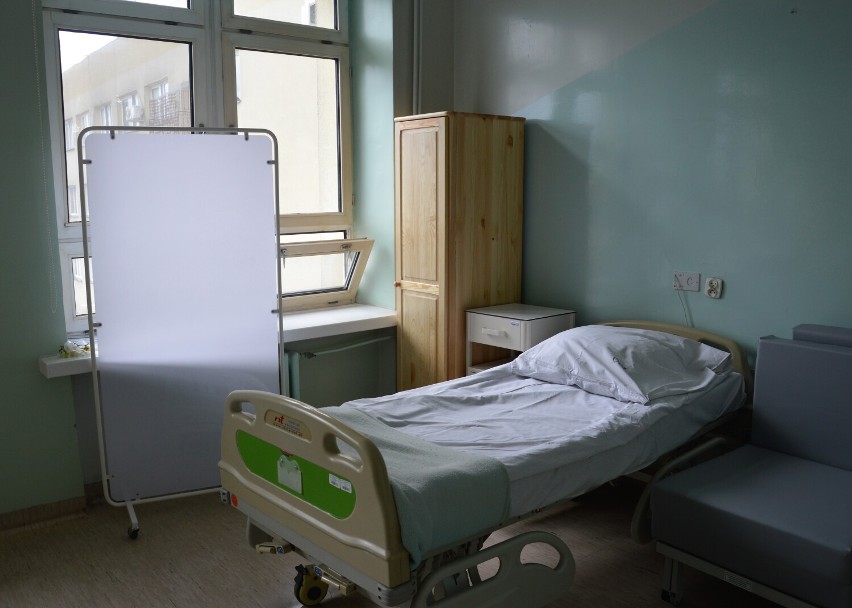 Szpital w Tomaszowie poprawia warunki dla rodzących i urządza sale dla pacjentek [ZDJĘCIA]