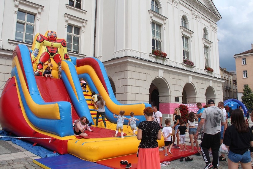 Dziecięce czwartki w Kaliszu. Tak bawili się najmłodsi na Głównym Rynku. ZDJĘCIA