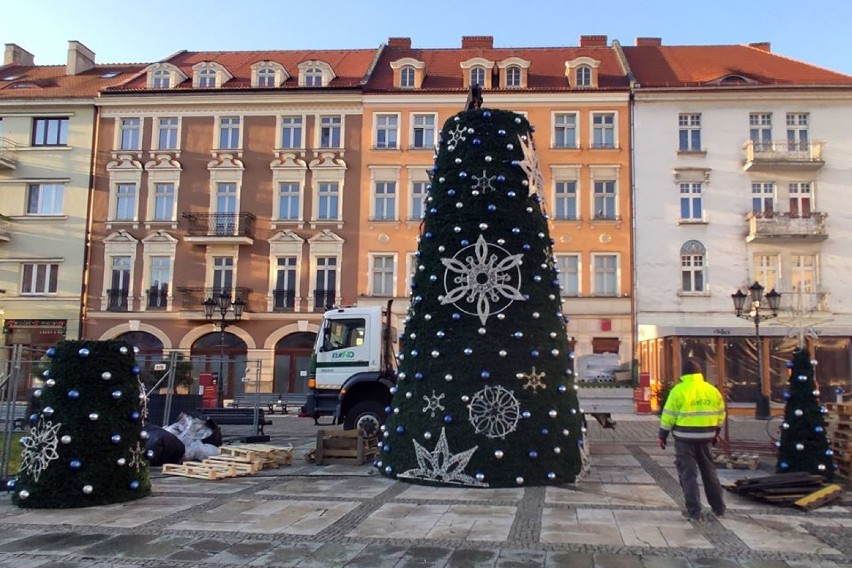 Choinka na Głównym Rynku została zdemontowana. Do zobaczenia...