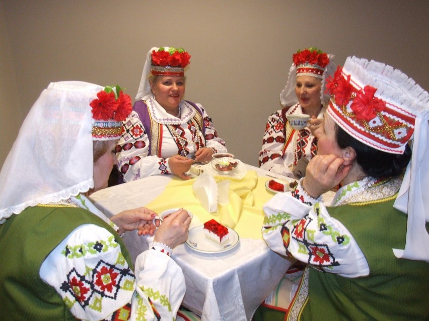 Żelistrzewo, Dom Kultury. Białoruski zespół zaśpiewał dla mieszkańców gminy Puck