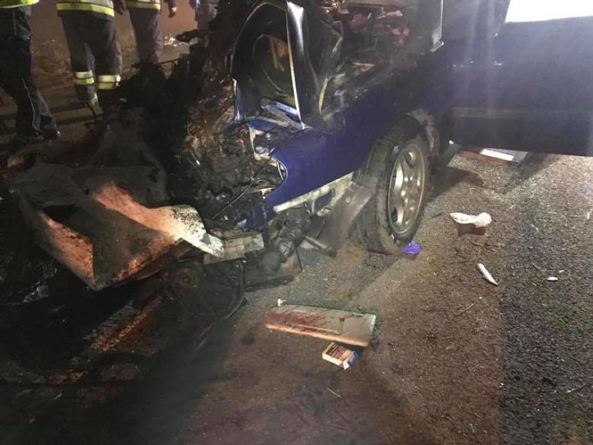 Śmiertelny wypadek w Luborczy. Samochód najechał na przyczepę ciągnika [ZDJĘCIA]