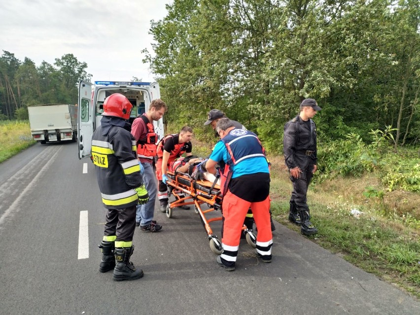 Wypadek motocyklisty w Marżynku [zdjęcia]                 