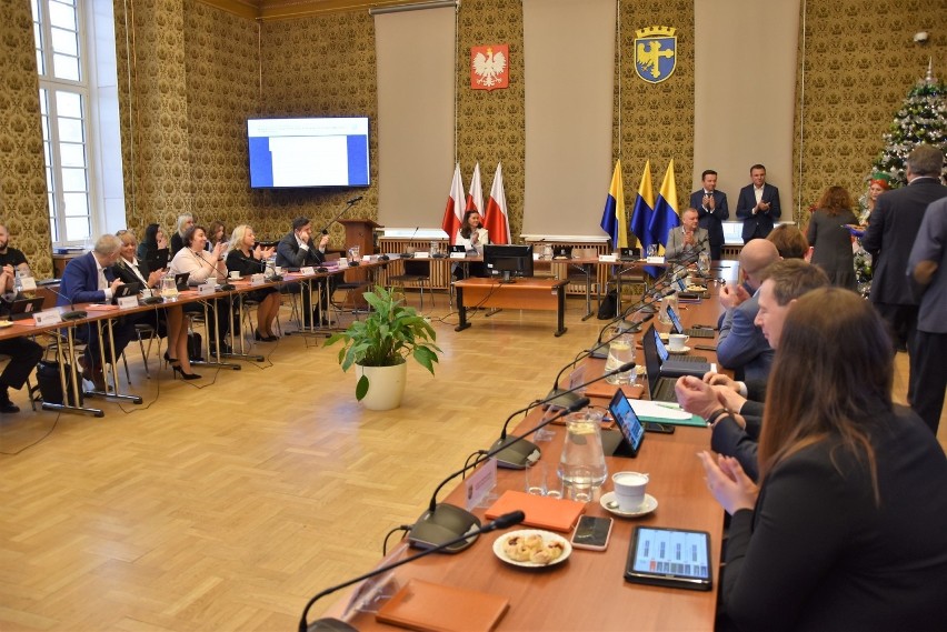 Radni na sesji zatwierdzili projekt budżetu Opola na 2020...