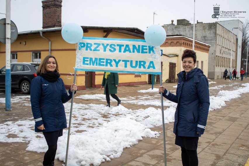 Stacja: emerytura. Rodzina i współpracownicy pożegnali w Gnieźnie emerytowanego maszynistę [FOTO]