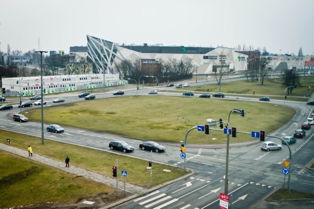 W poniedziałek, 13 maja, drogowcy wyłączyli sygnalizację świetlną na rondzie Kujawskim. W związku z tym apelujemy do kierowców o wzmożoną ostrożność na skrzyżowaniu oraz w jego obrębie.

Szczegóły na kolejnych slajdach >>>


Flash INFO, odcinek 13 - najważniejsze informacje z Kujaw i Pomorza.

