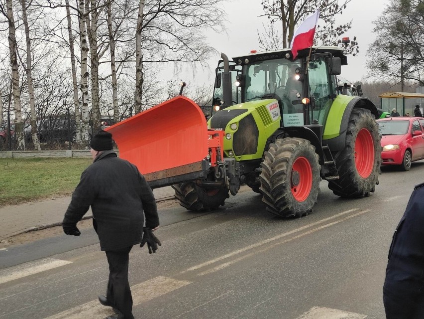Rolnicy protestują pod Urzędem Gminy Kosakowo