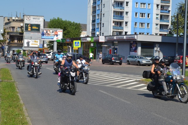 Na parkingu przy CH Pogoria ponownie odbyła się akcja Motoserce. Przez Dąbrowę Górniczą znów przejechała parada motocykli. 

Zobacz kolejne zdjęcia. Przesuń zdjęcia w prawo - wciśnij strzałkę lub przycisk NASTĘPNE