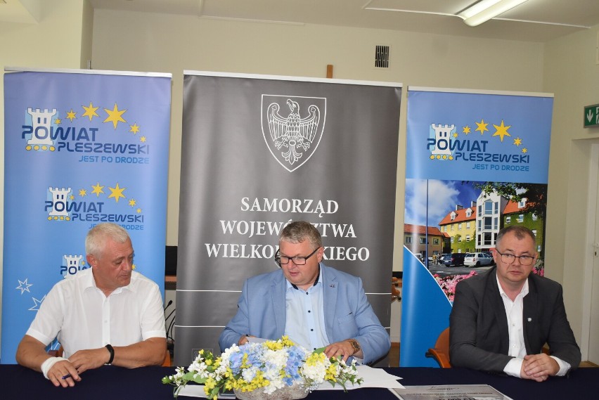Trzy gminy powiatu pleszewskiego otrzymały dofinansowanie na budowę dróg dojazdowych do pól