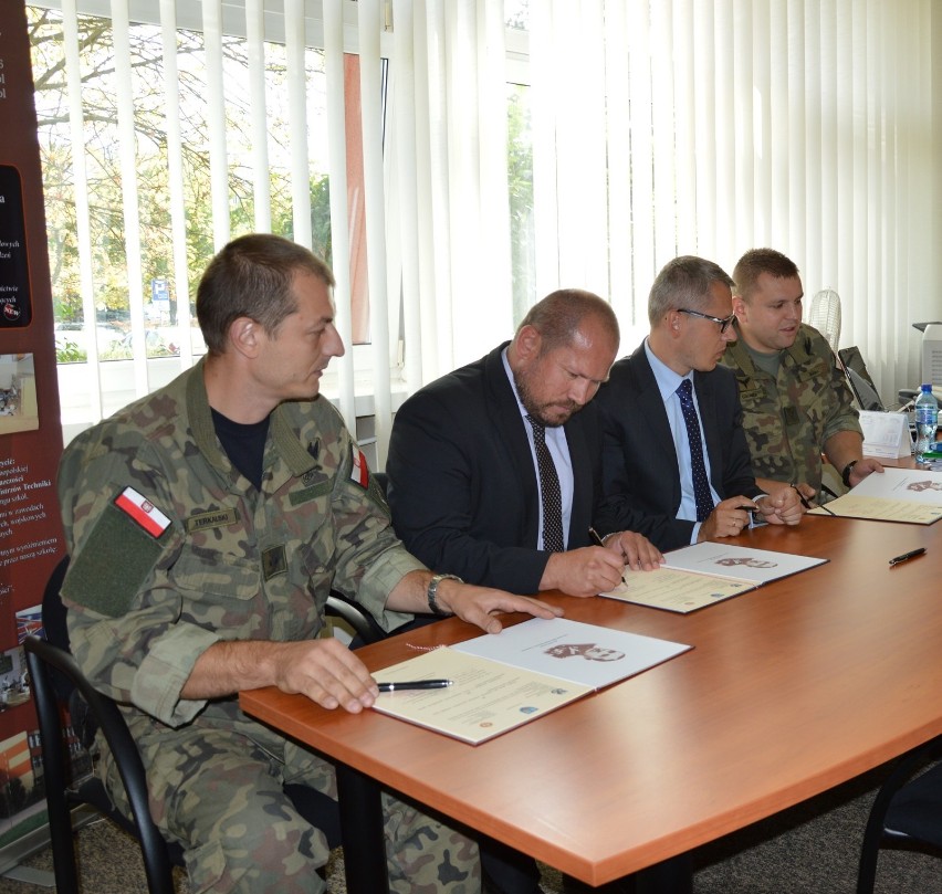 Podpisanie porozumienia w ZSP nr 3 w Bełchatowie
