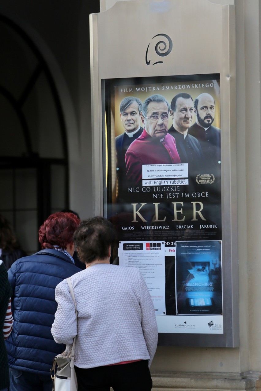 „Kler”: takich kolejek w kinach w Krakowie już dawno nie było