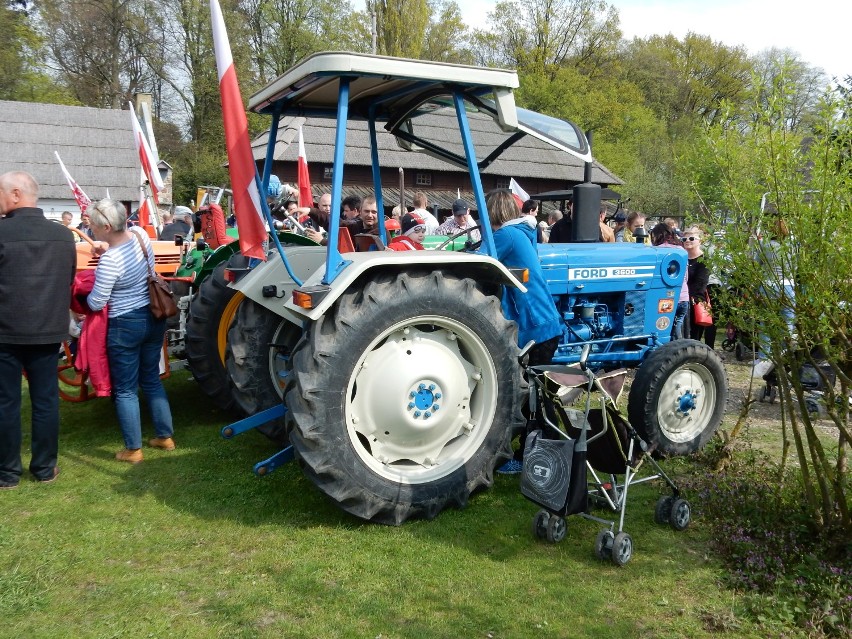 Najazd traktorów na Soplicowo [ZDJĘCIA]