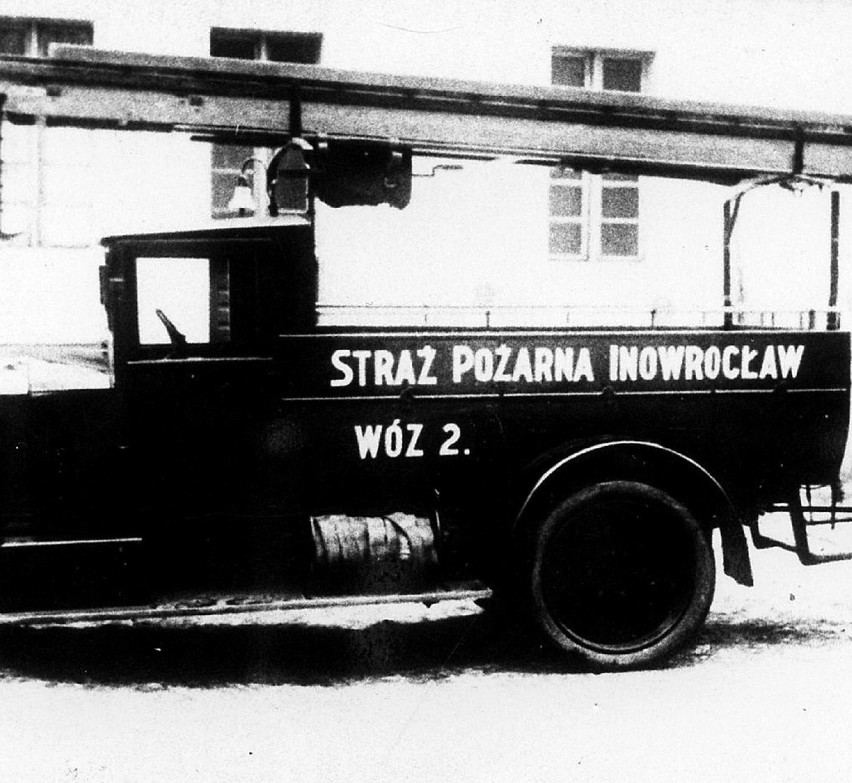 Fragment zdjęcia z „wozem 2 Straży Pożarnej Inowrocław”...