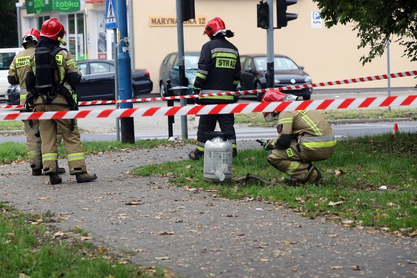 Legniccy strażacy w akcji. W butli miał być gaz a były procenty