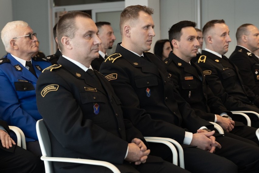 Policjanci i strażacy z województwa łódzkiego z nagrodami marszałka. Wśród najlepszych policjanci z naszego regionu ZDJĘCIA