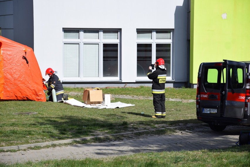 Na terenie skierniewickiego szpitala stanął namiot do pobierania próbek [ZDJĘCIA]