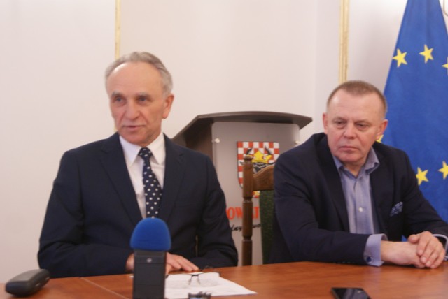 Starosta kaliski Krzysztof Nosal i dyrektor Zespołu Szkół nr 1 w Liskowie poinformowali o sytuacji uczniów, którzy wrócili z Włoch
