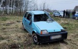 16-latek kierował cinquecento i wylądował w rowie. Teraz stanie przed sądem ZDJĘCIA