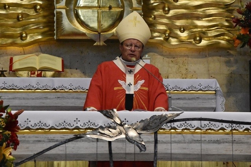 Sakramentu udzielił im arcybiskup Grzegorz Ryś