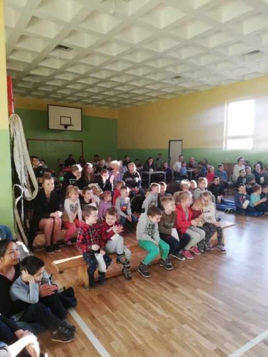 Mikoszewo. W sobotę odbył się "Dzień Otwarty" w Szkole Podstawowej im. Na Bursztynowym Szlaku w Mikoszewie