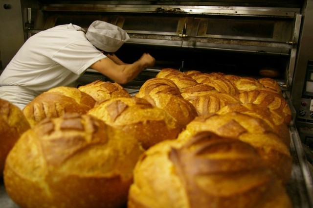 Chlebki dostarczą do kościołów lokalne piekarnie. Na całą diecezję ma to być w sumie 26 tysięcy  bochenków