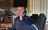 Oficer dyżurny bocheńskiej komendy policji uratował 37-latka w kryzysie. Mężczyzna był ranny w wyniku wypadku