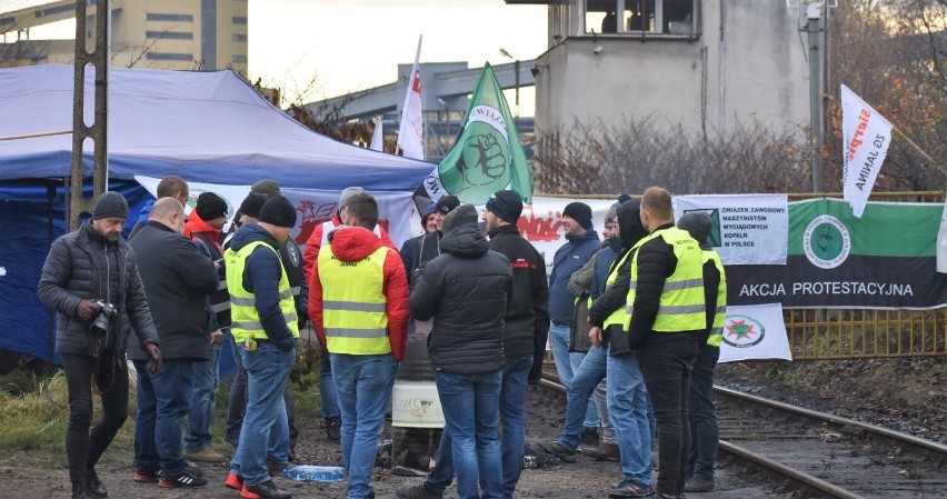 Górnicy z ZG Janina w Libiążu protestują w obawie i niepewną...