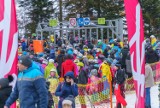 Krynica-Zdrój. Tłumy na stacjach narciarskich na zakończenie ferii. Narciarze liczą, że jeszcze do końca marca będą mogli szusować [ZDJĘCIA]