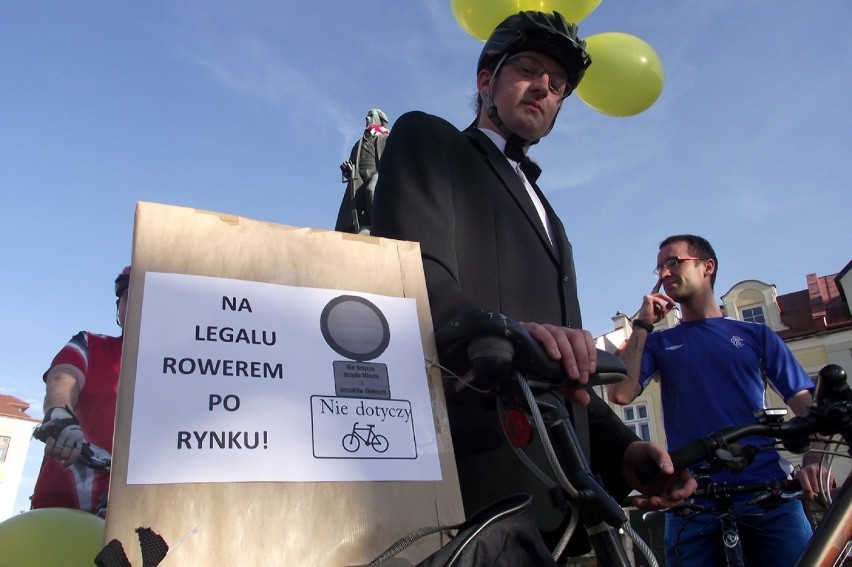 Rowerowy orszak ślubny, czyli legalna Masa Krytyczna