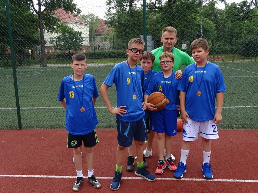 Uczniowie chełmińskich podstawówek zmagali się na turnieju...