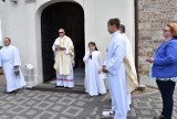 Pierwsza Komunia Święta w Kościelnej Wsi. Dzieci przyjęły ciało Chrystusa w parafii pw. św. Wawrzyńca. ZDJĘCIA