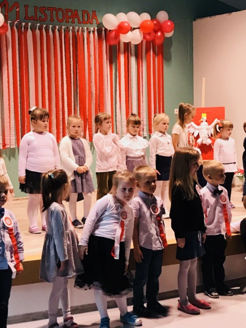 Dzieci z przedszkola Amica Kids we Wronkach pamiętały o Święcie Niepodległości