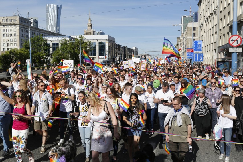 Parada Równości 2018. Znamy datę przemarszu, który ma przywrócić tęczę Warszawie!