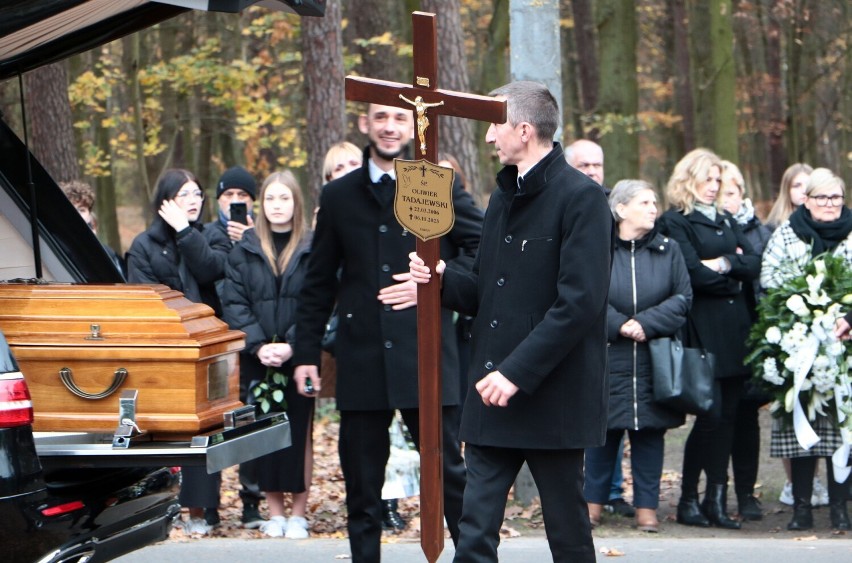 Uroczystości pogrzebowe śp. Oliwiera Tadajewskiego, 17-latka...