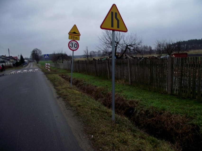 Dokąd prowadzi to przejście dla pieszych w Nowym Dworze