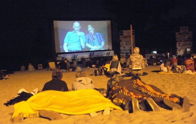 Dąbskie Wieczory Filmowe 2014. Projekcje na plaży i impreza w rytmach salsy [wideo]