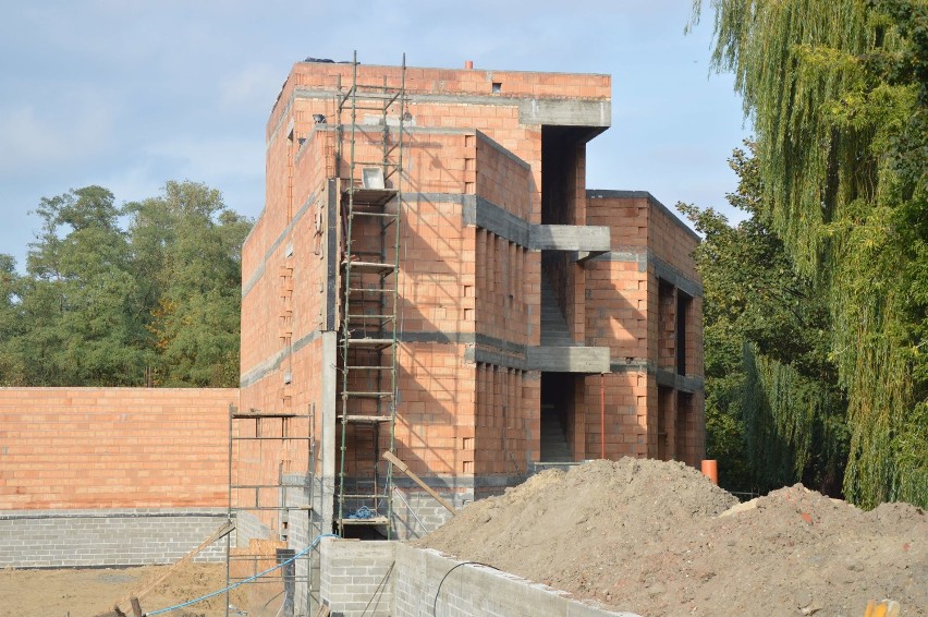 Malbork. Parking wielopoziomowy przy Sierakowskich nabiera kształtów [ZDJĘCIA]