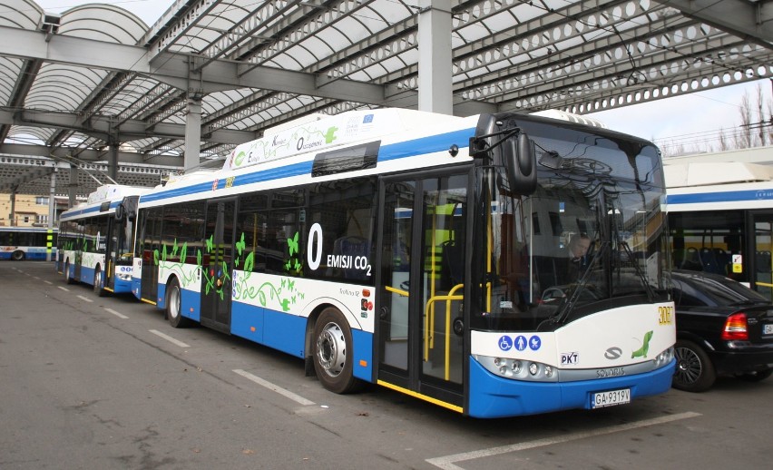 Hybryda trolejbusu i autobusu elektrycznego wyjedzie na ulice Gdyni. Taki pojazd dojedzie bez zasilania z trakcji nawet do Pogórza!