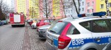 Ciało lokatora na Podzamczu w Wałbrzychu odnalazła policja ze strażakami. Wyważyli drzwi do mieszkania, w środku dramatyczny widok