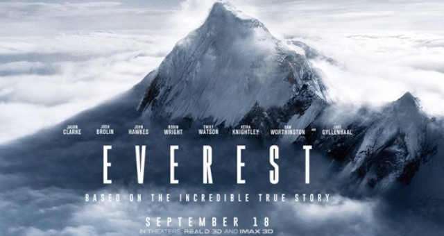 Spektakularny thriller akcji oparty na jednej z najtragiczniejszych w historii wypraw na Mount Everest. Wszystko działo się w maju 1996 r., kiedy jednego dnia w śniegach Mount Everestu zginęło 15 wspinaczy. Film opowiada historię grupy ośmiorga himalaistów, którzy pod przewodnictwem Roba Halla (Jason Clarke), próbują zmierzyć się z ekstremalnymi warunkami niedostępnego szczytu. Walka ze śmiertelnym zimnem, nawałnicami śnieżnymi, walka o tlen i przetrwanie. „Everest” to film o granicach ludzkiej wytrzymałości: fizycznej i psychicznej. W obsadzie: Jake Gyllenhaal, Keira Knightley, Josh Brolin, Emily Watson, Robin Wright. Za reżyserię odpowiada Baltasar Kormákur („Agenci”). Autorami scenariusza są zaś dwukrotnie nominowany do Oscara William Nicholson („Gladiator”, „Niezłomny”) oraz laureat Oscara Simon Beaufoy („Slumdog. Milioner z ulicy”, „127 godzin”).