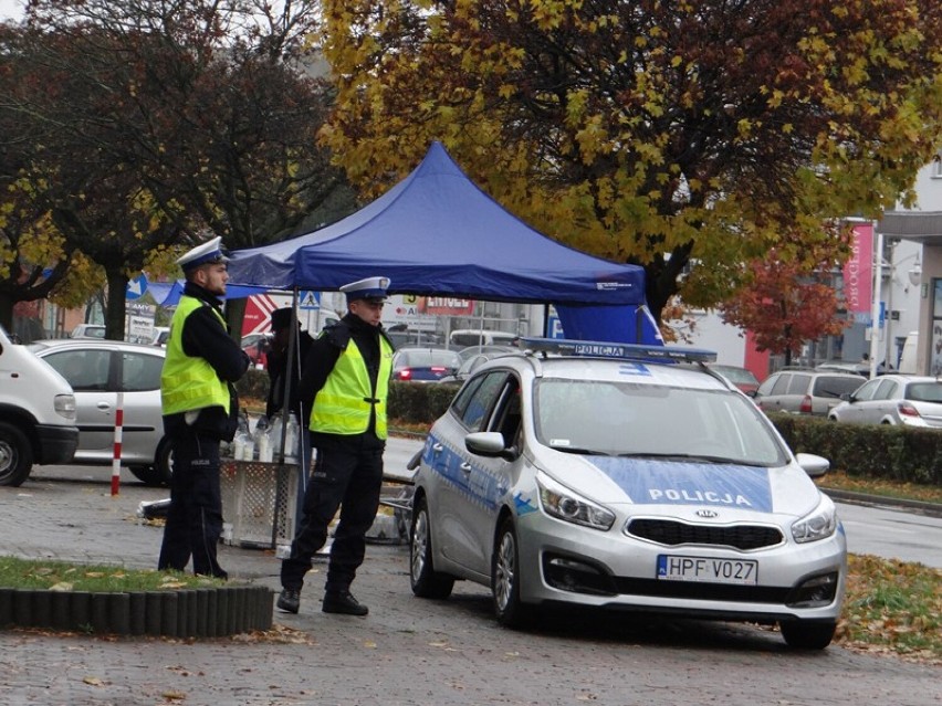 Policyjna akcja "Znicz" w Zduńskiej Woli. Jak parkować wokół cmentarzy?