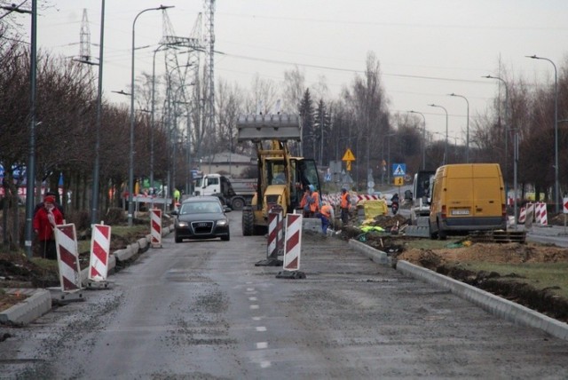 Remont alei Zagłębia Dąbrowskiego trwa w najlepsze, prace postępują bardzo szybko