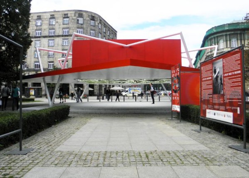 „Pająk” na Krakowskim Przedmieściu gotowy