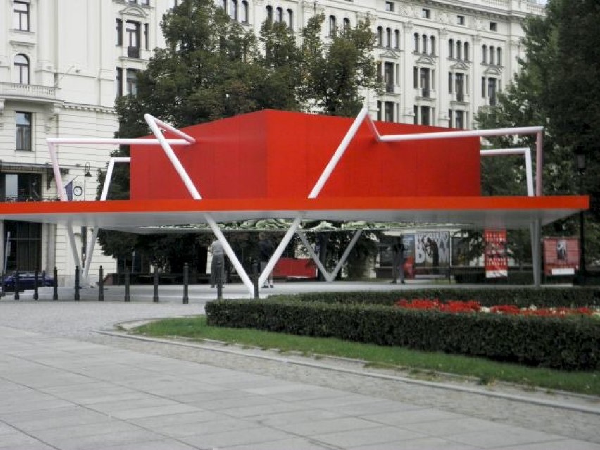 „Pająk” na Krakowskim Przedmieściu gotowy